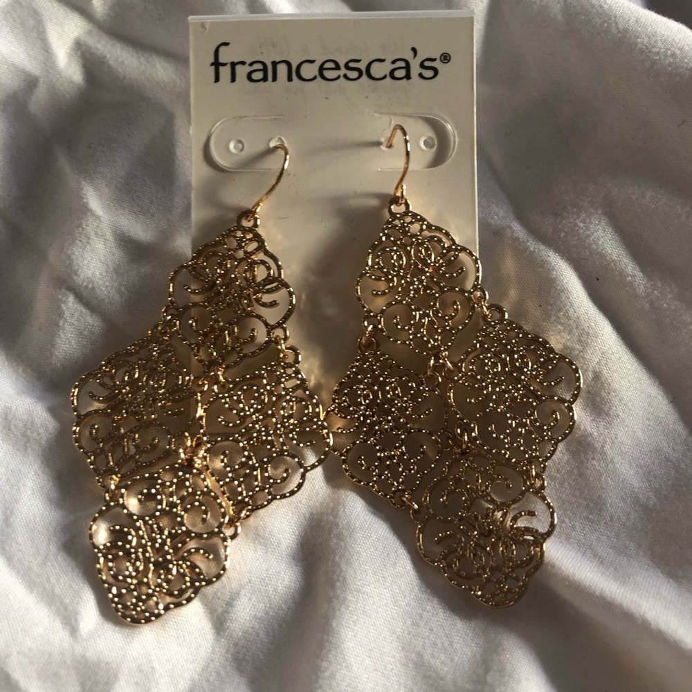NWT Gold Filigree Earrings